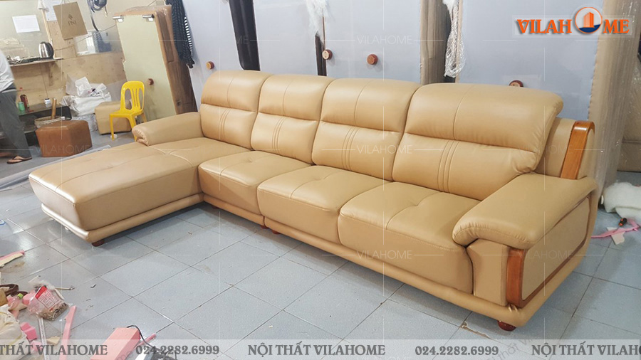 sofa cao cấp màu vàng VilaHome da phòng khách
