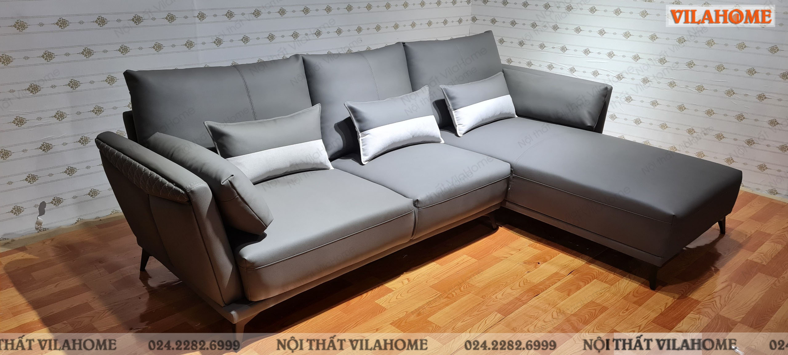 Sofa da phòng khách màu xám VilaHome cho khách hàng sofa Đống Đa ở phường Kim Liên bàn giao.