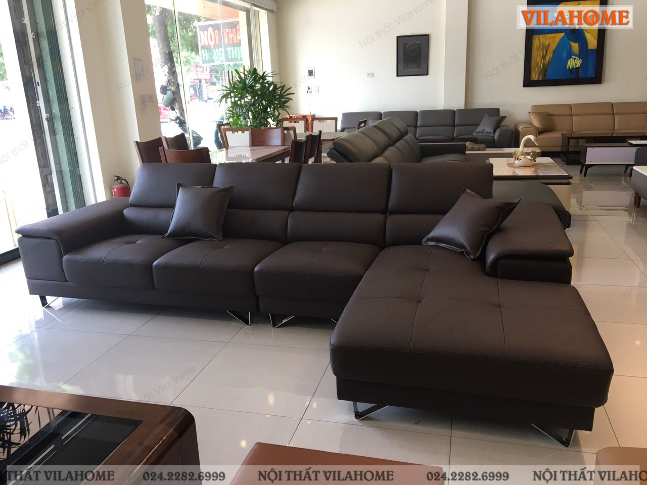 Sofa da phòng khách màu đen góc chữ L cho khách hàng ở phường Thanh Xuân Nam bàn giao