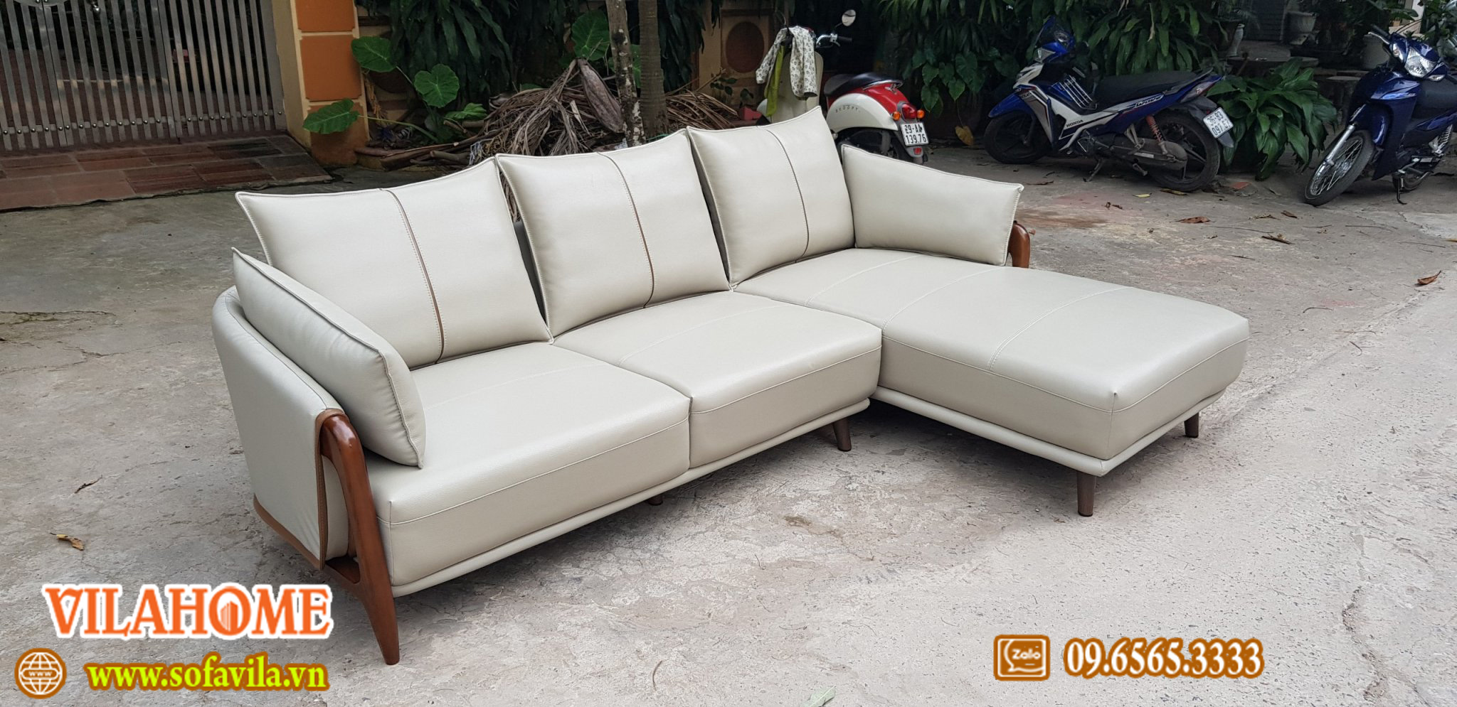 sofa trắng bàn giao tại phường Thanh Nhàn