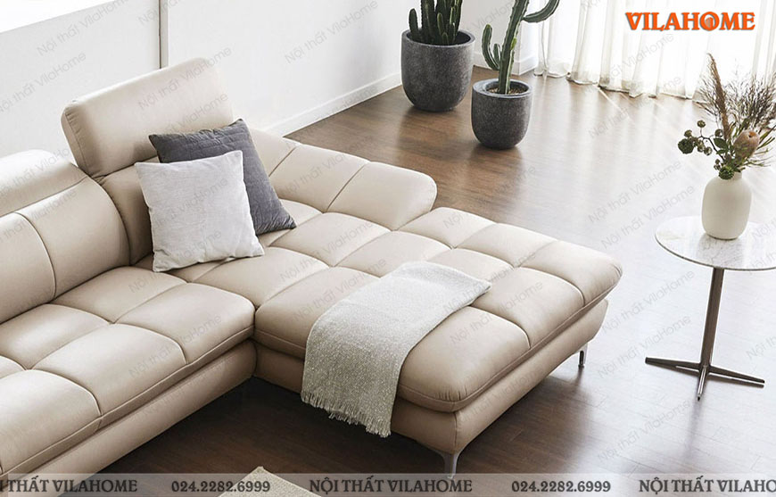 Sofa phòng khách đẹp màu kem đệm ô vuông