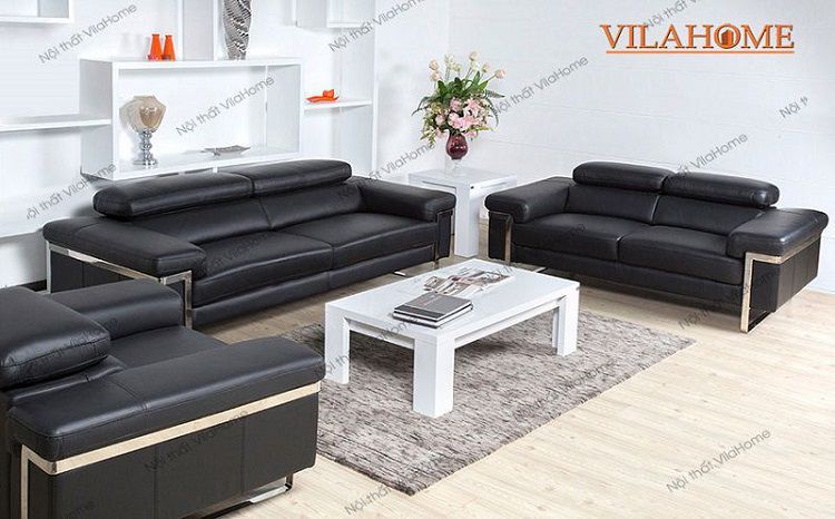 Ghế sofa sang trọng và đẳng cấp bằng khung inox chủ yếu được bọc bằng da hoặc vải.