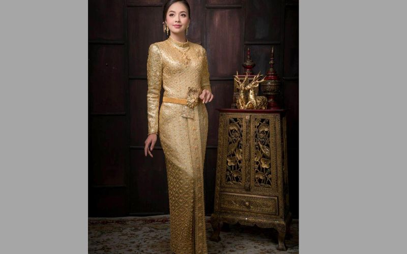 Trang phục truyền thống màu vàng Thái Lan